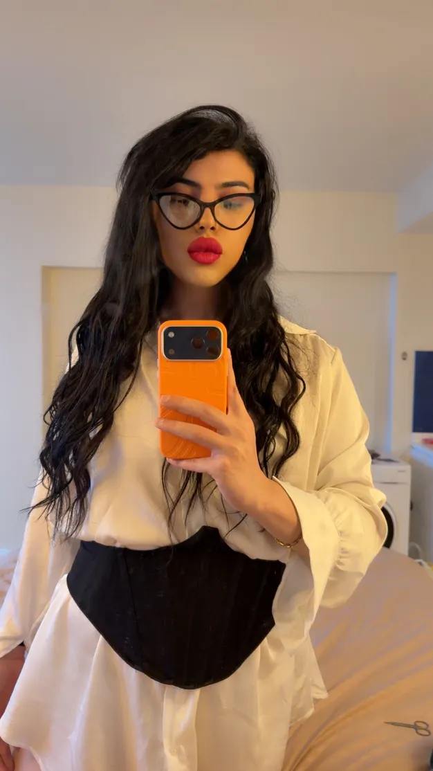 Trans Khanna, 23, ბათუმი 3