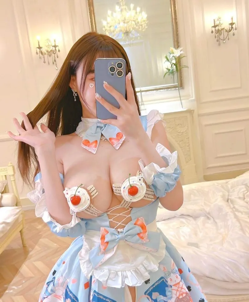 ๐ฏ๐ต Aki Japan, 21, แแแแแแกแ 4